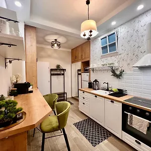  Apartman Mom Boutique